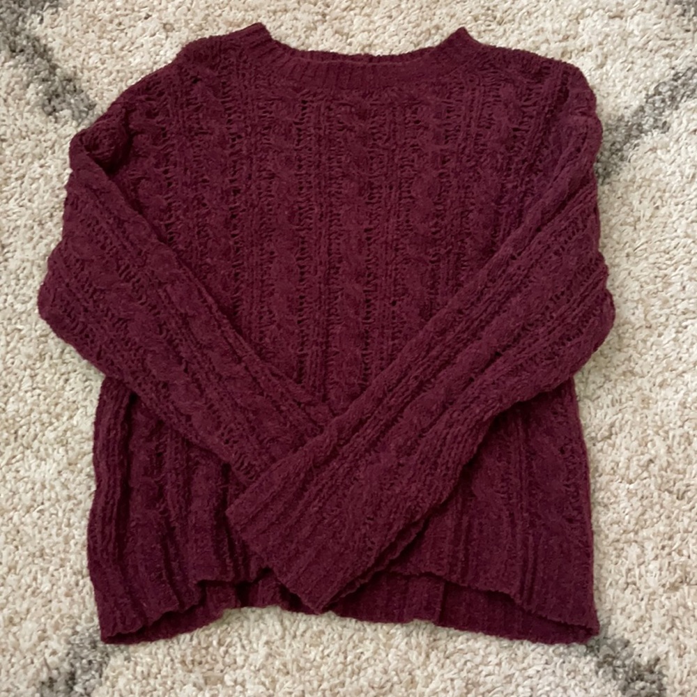 Small American Eagle sweater